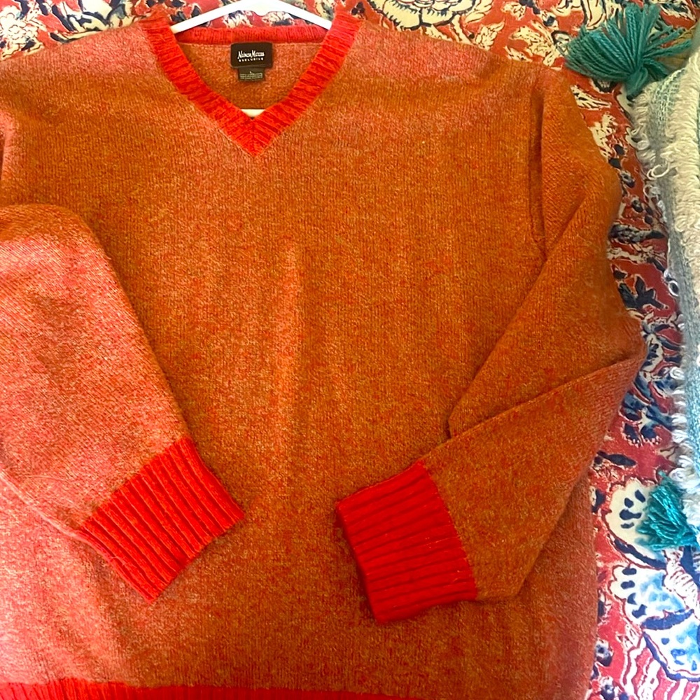 NEIMAN MARCUS EXCLUSIVE MENS SWEATER